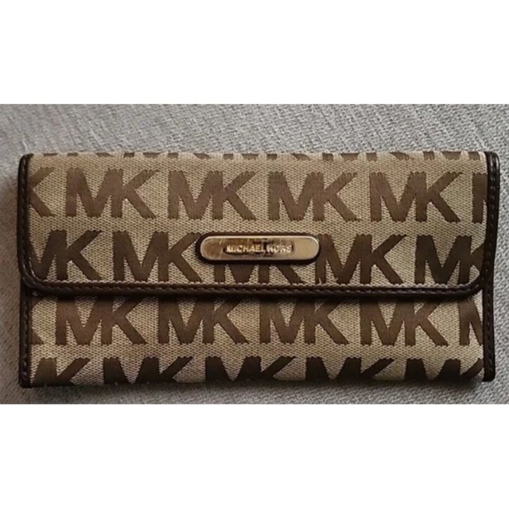 Michael Kors Signature Wallet
